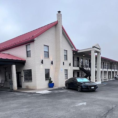 Super 8 By Wyndham Fredericksburg Hotel Buitenkant foto