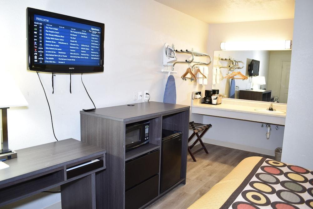 Super 8 By Wyndham Fredericksburg Hotel Buitenkant foto