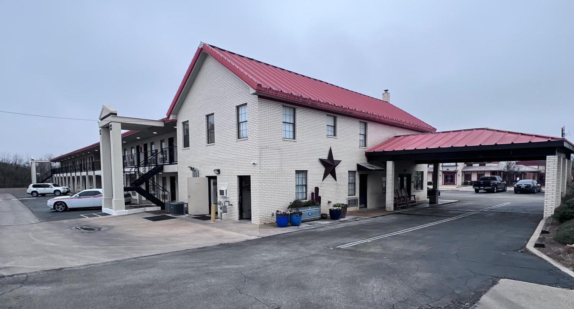 Super 8 By Wyndham Fredericksburg Hotel Buitenkant foto